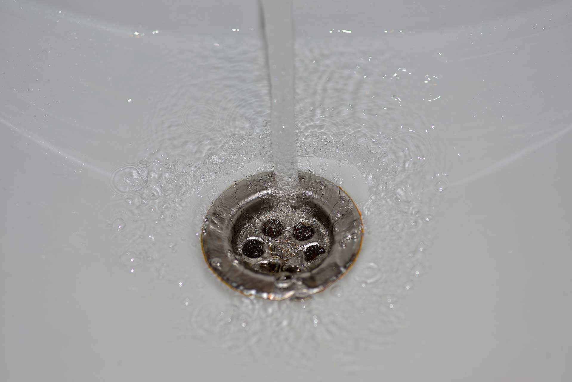 A2B Drains provides services to unblock blocked sinks and drains for properties in Alperton.